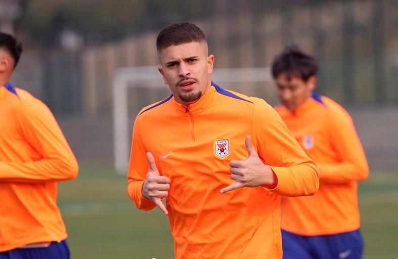 韦德体育网址-一个坑绊倒泰山多次！熬走老崔 解约洛佩斯陷僵局 你支持追责吗？