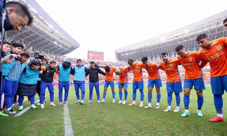 韦德体育网址-一个坑绊倒泰山多次！熬走老崔 解约洛佩斯陷僵局 你支持追责吗？