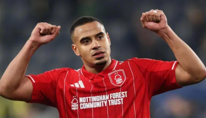 OD体育官方-曼联紧急调整夏窗引援计划，重点考察诺丁汉森林中卫穆里略|利桑德罗-马丁内斯|罗伯托·马丁内斯|迈克尔-穆里略|名单|球队_新浪体育_新浪新闻