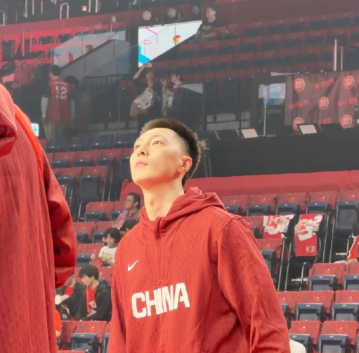 OD体育网站-贺希宁曝光胡明轩无缘世预赛原因：膝伤复发 回国第一时间去医院