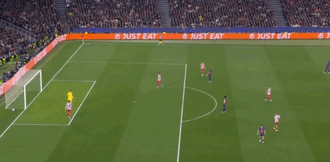 OD体育-欧冠已连续三年现手接球争议，裁判一次判点，两次无表示